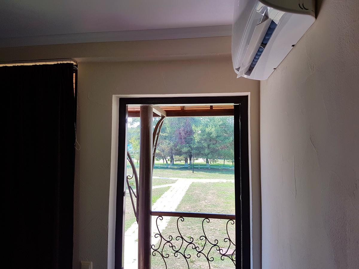 Guest House Black Sea Pizunda Esterno foto