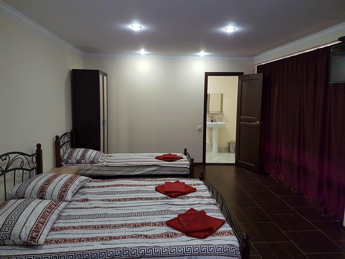 Guest House Black Sea Pizunda Esterno foto