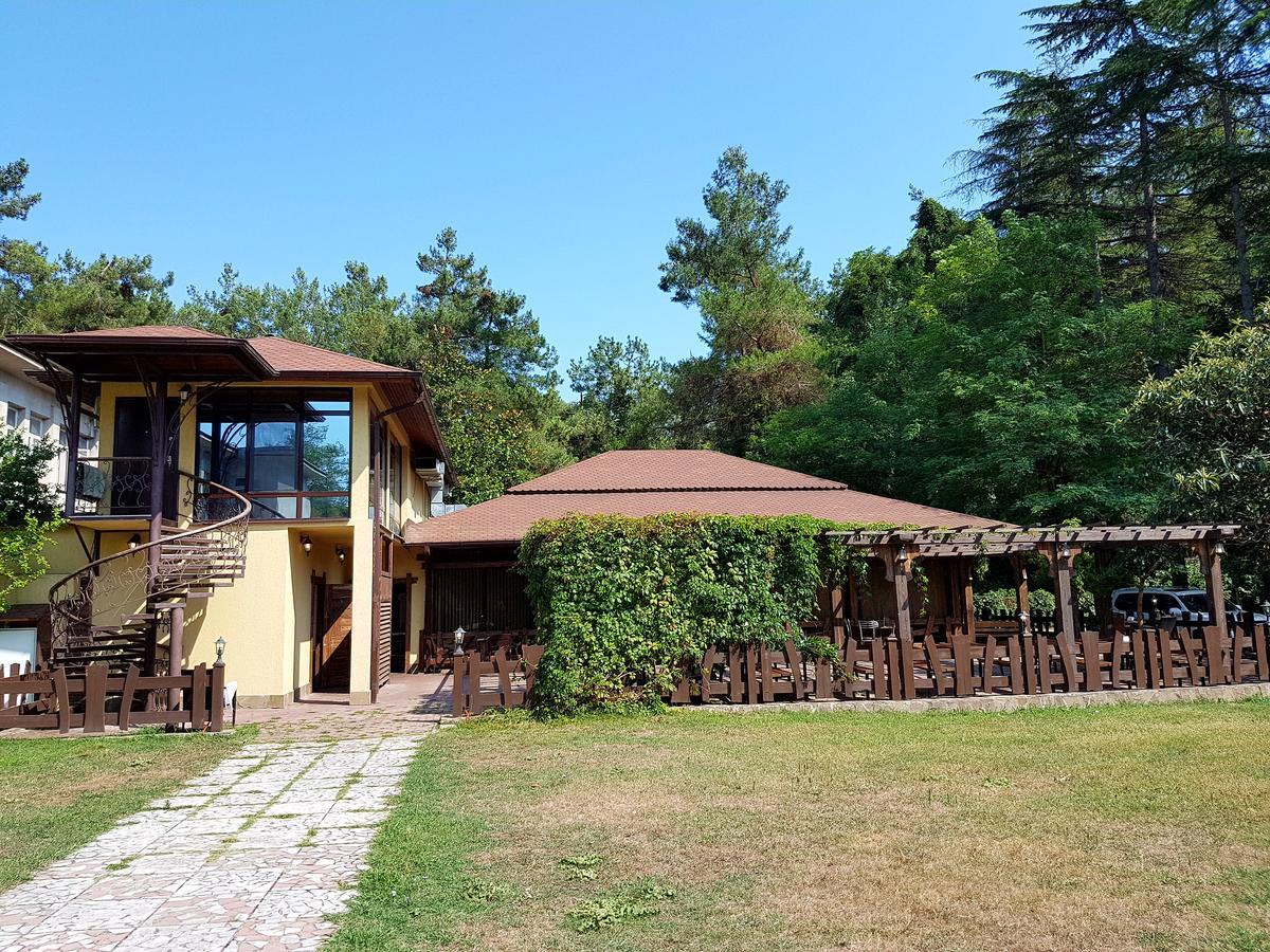 Guest House Black Sea Pizunda Esterno foto