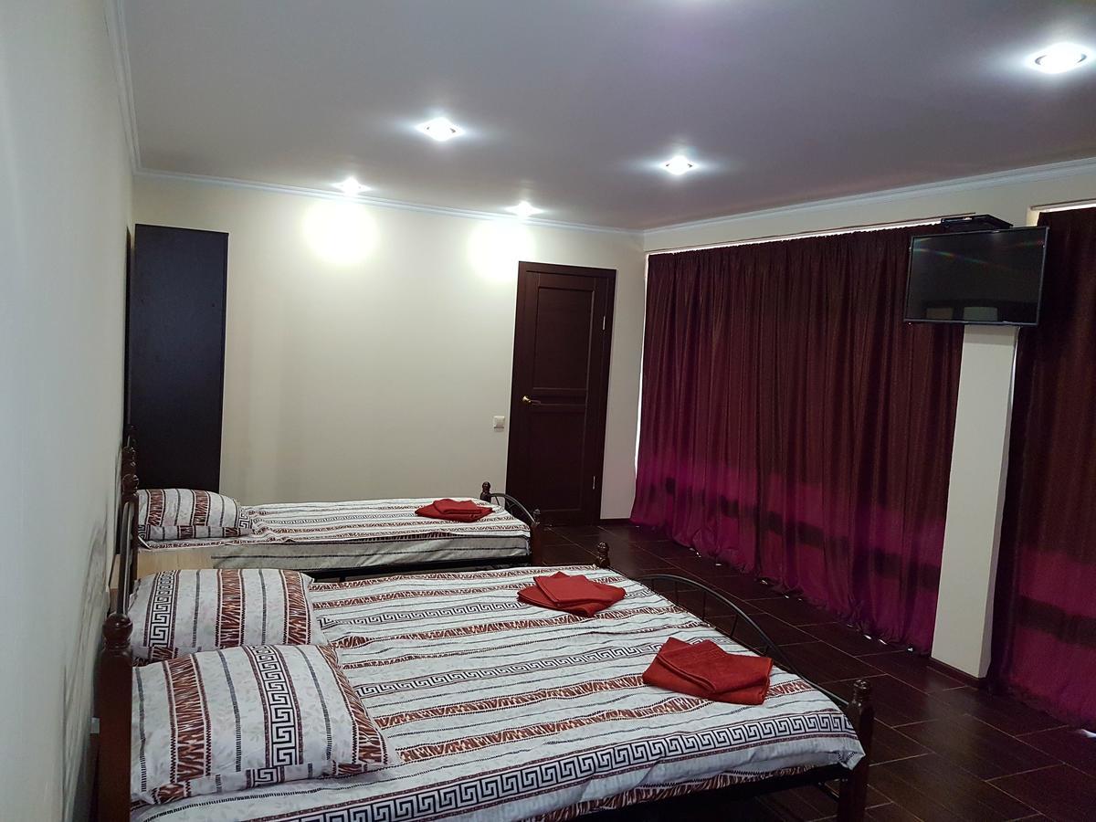 Guest House Black Sea Pizunda Esterno foto