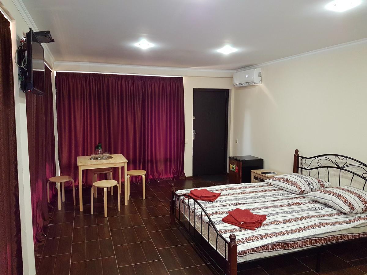Guest House Black Sea Pizunda Esterno foto