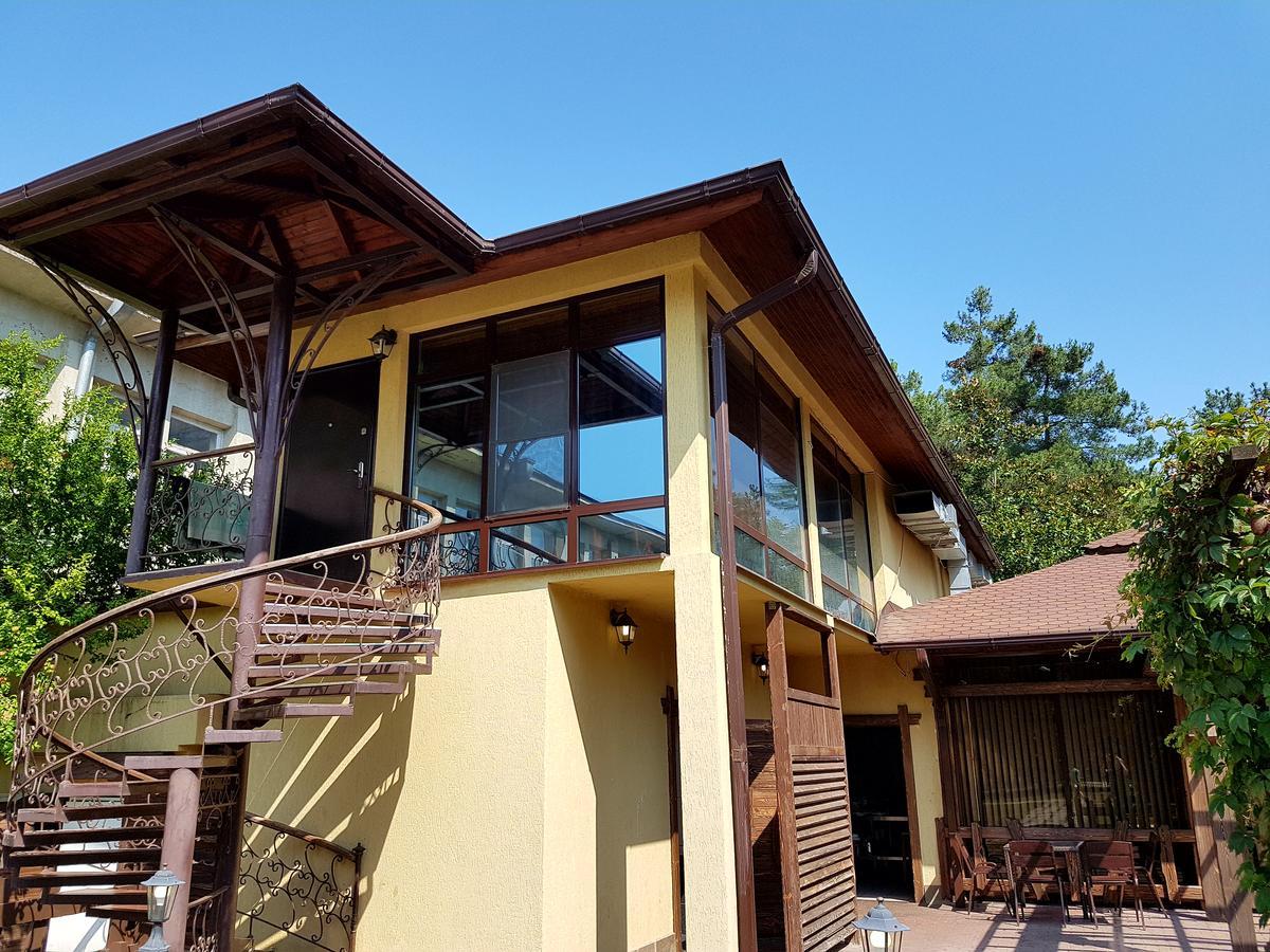 Guest House Black Sea Pizunda Esterno foto